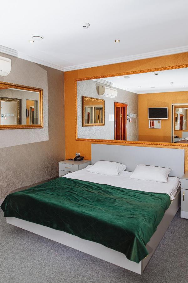 Viktoriya Family Hotel Restaurant Complex Kiev Bagian luar foto
