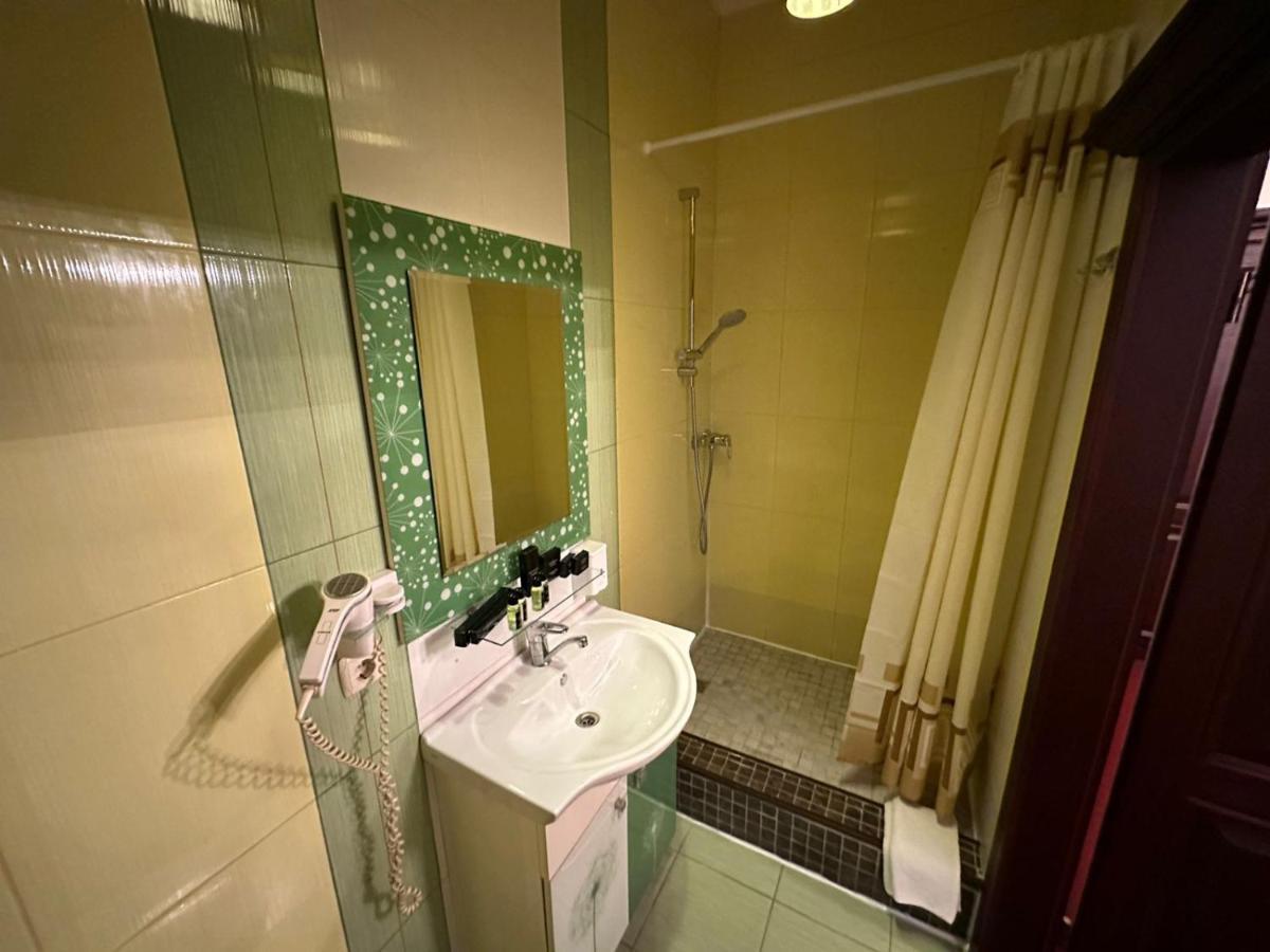 Viktoriya Family Hotel Restaurant Complex Kiev Bagian luar foto